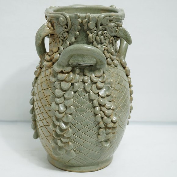 William Hunt Celadon Green Masquerade Bird Mask Stoneware Vase - Picture 9 of 9